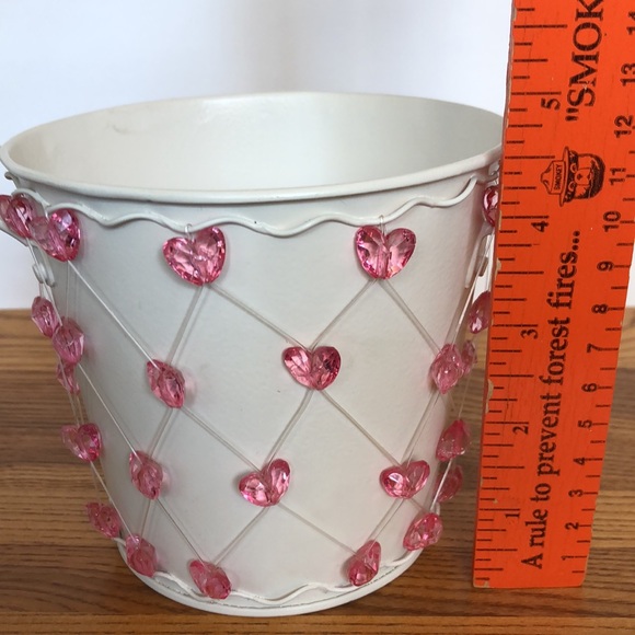 Decorative 4.5” white bucket accented with pink heart beads - Picture 5 of 6